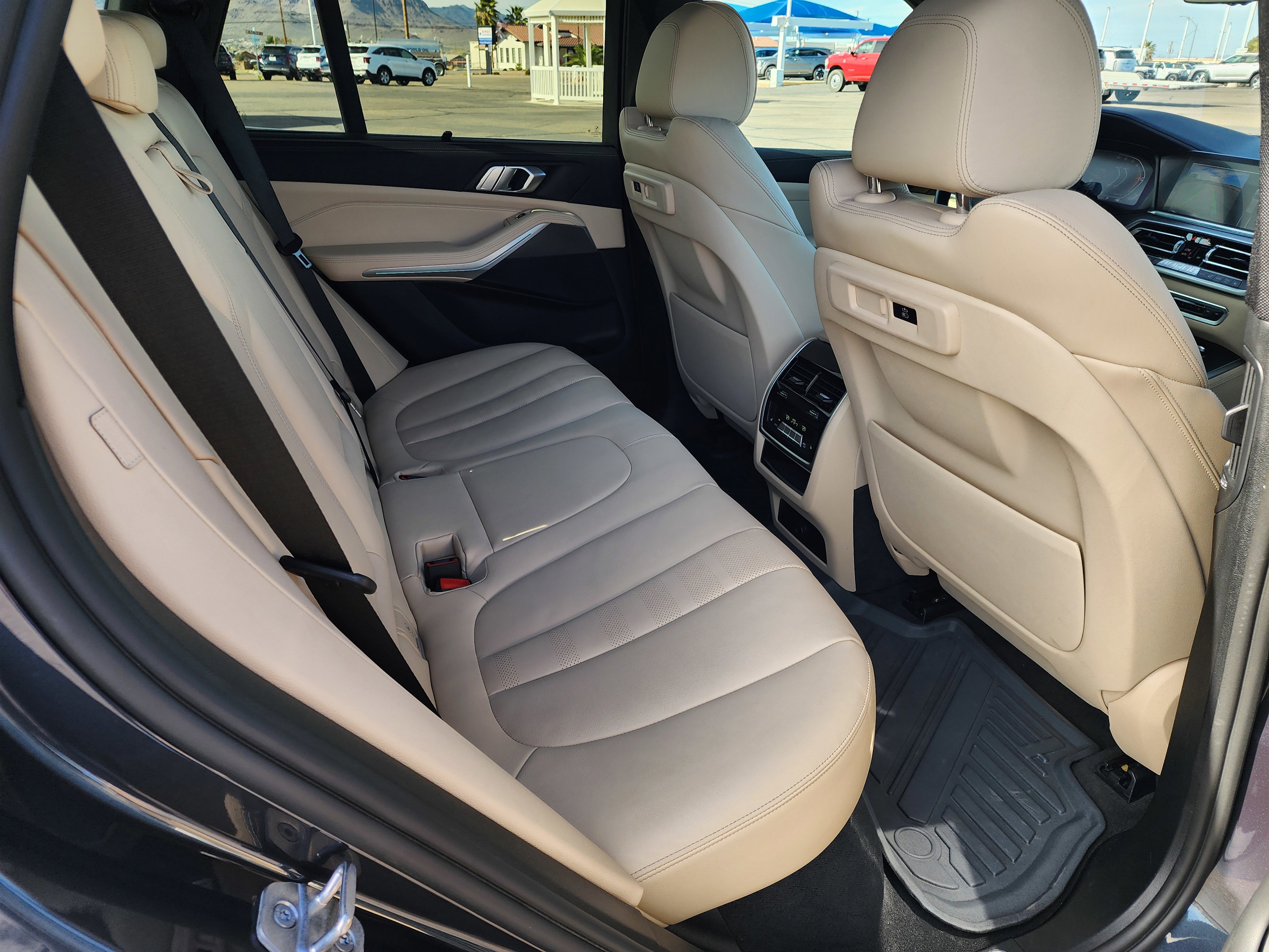 Used 2022 BMW X5 xDrive40i w/ Executive Package image 14