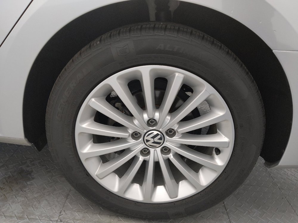 Used 2016 Volkswagen Passat 1.8T SE FWD image 31