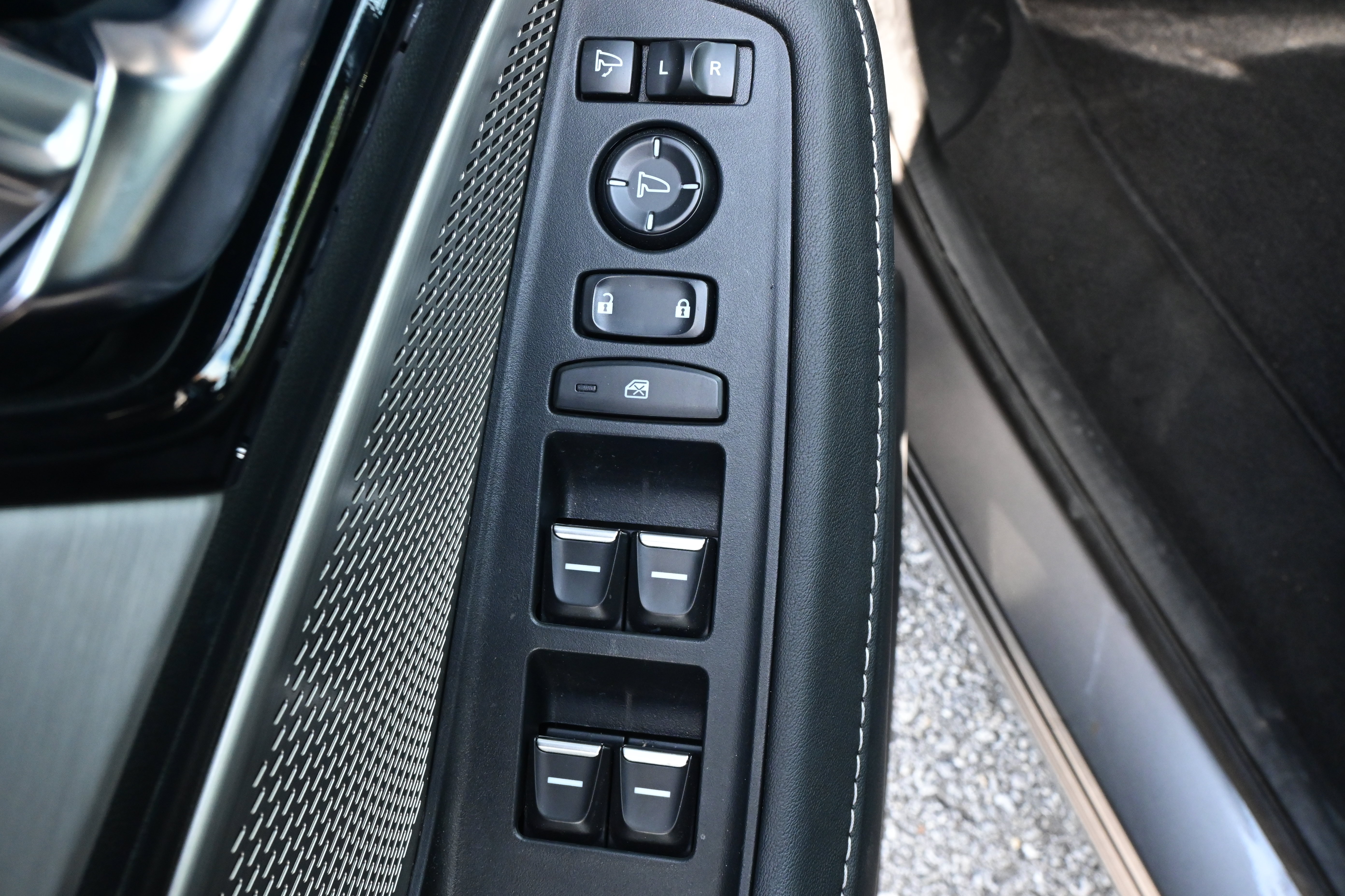 Used 2023 Acura MDX FWD w/ Technology Package image 15