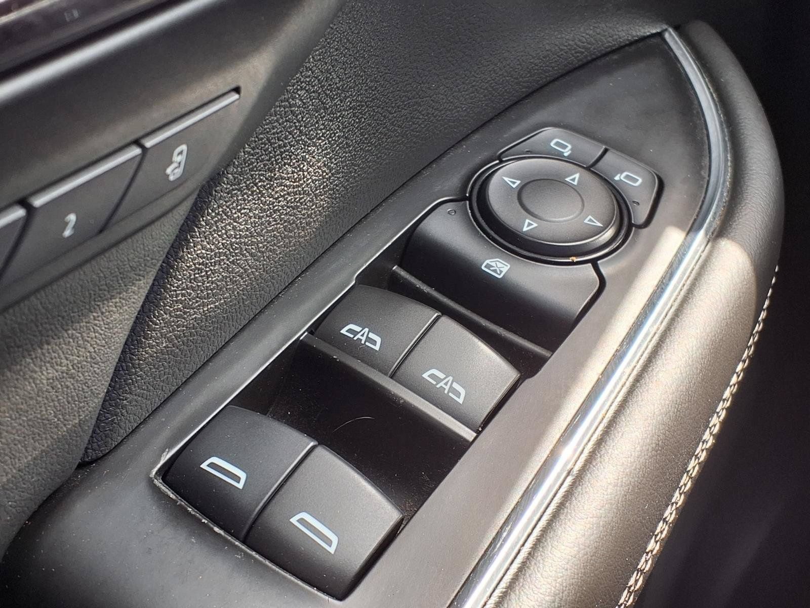 Used 2022 Buick Envision Essence w/ Safety Package FWD image 20