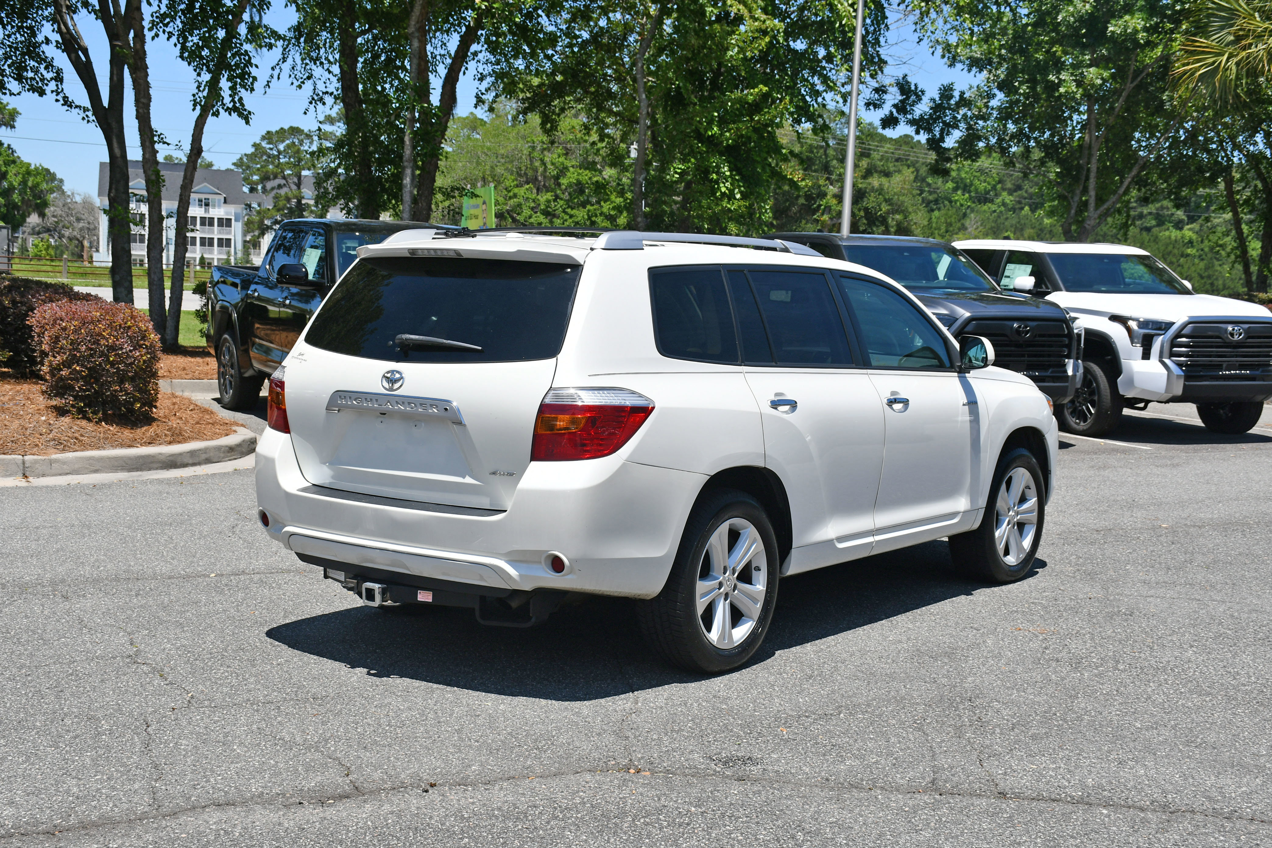 Used 2010 Toyota Highlander Limited AWD/4WD image 4