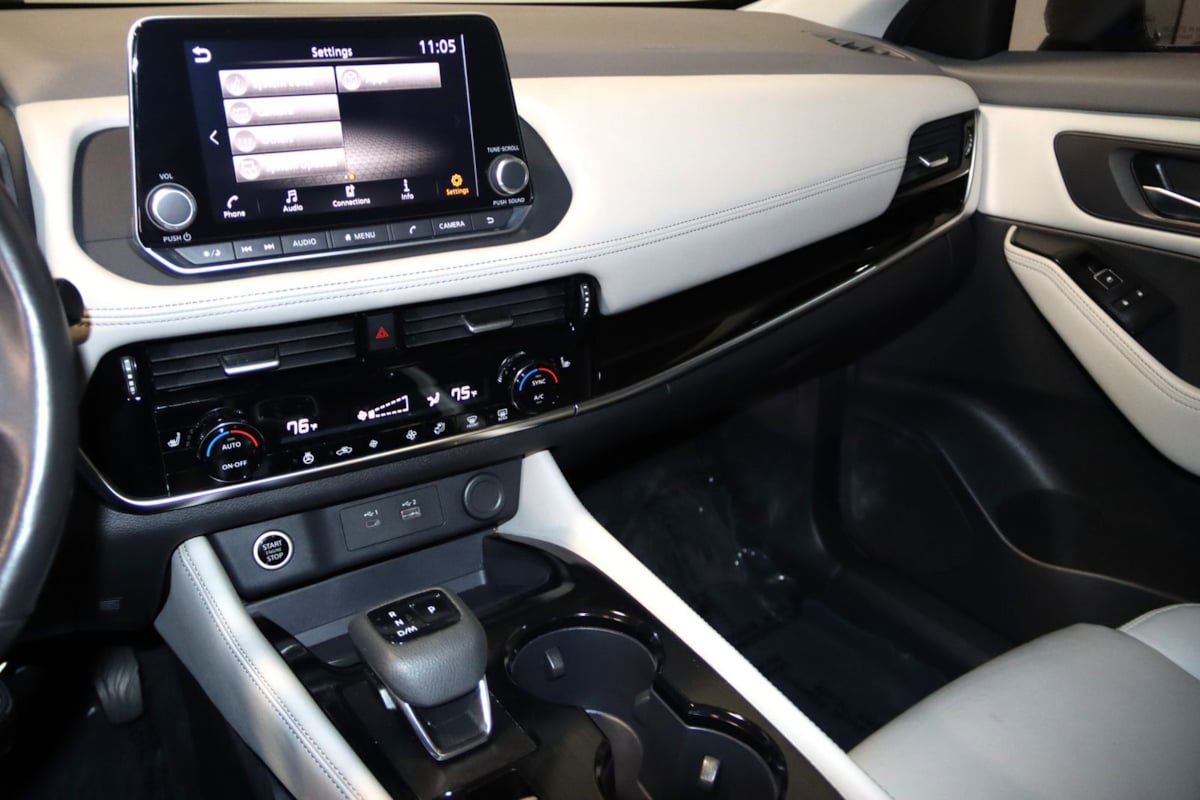 Used 2023 Nissan Rogue SL image 42