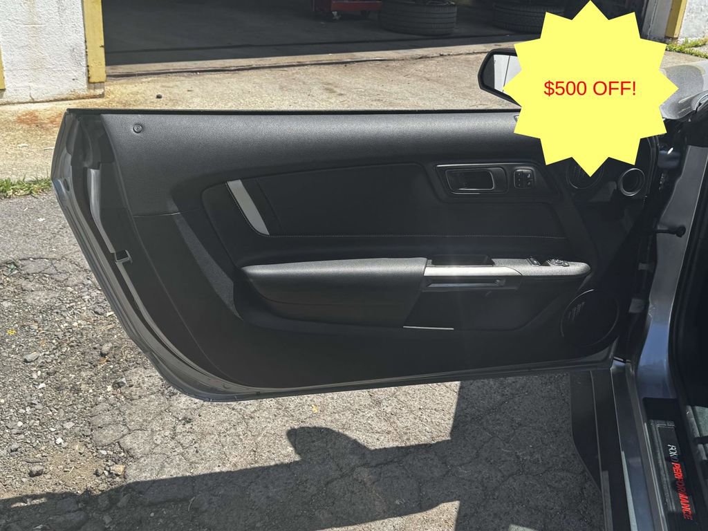 Used 2021 Ford Mustang Shelby GT500 w/ Technology Package RWD image 16