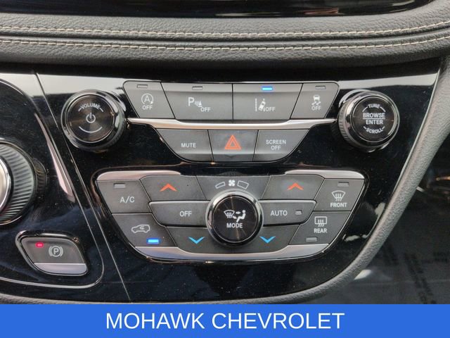 Used 2022 Chrysler Pacifica Touring-L w/ S Appearance Package AWD/4WD image 18