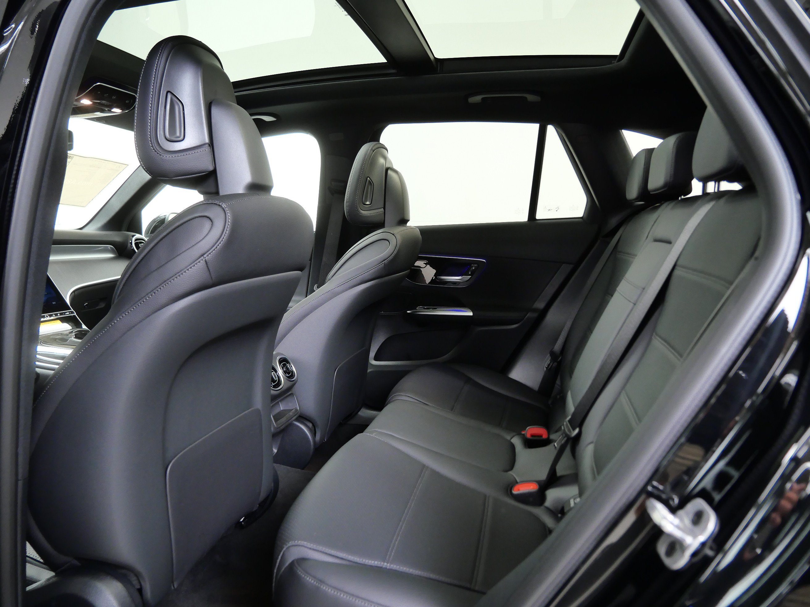 New 2026 Mercedes-Benz GLC 300 4MATIC image 9