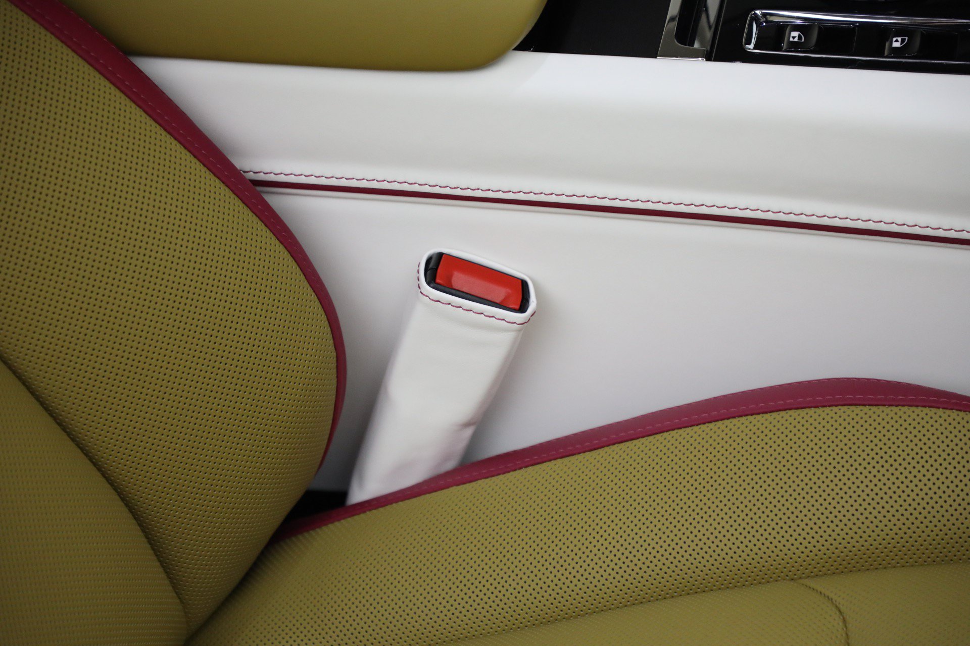 Certified 2025 Rolls-Royce Spectre w/ Spectre Launch Package AWD/4WD image 31