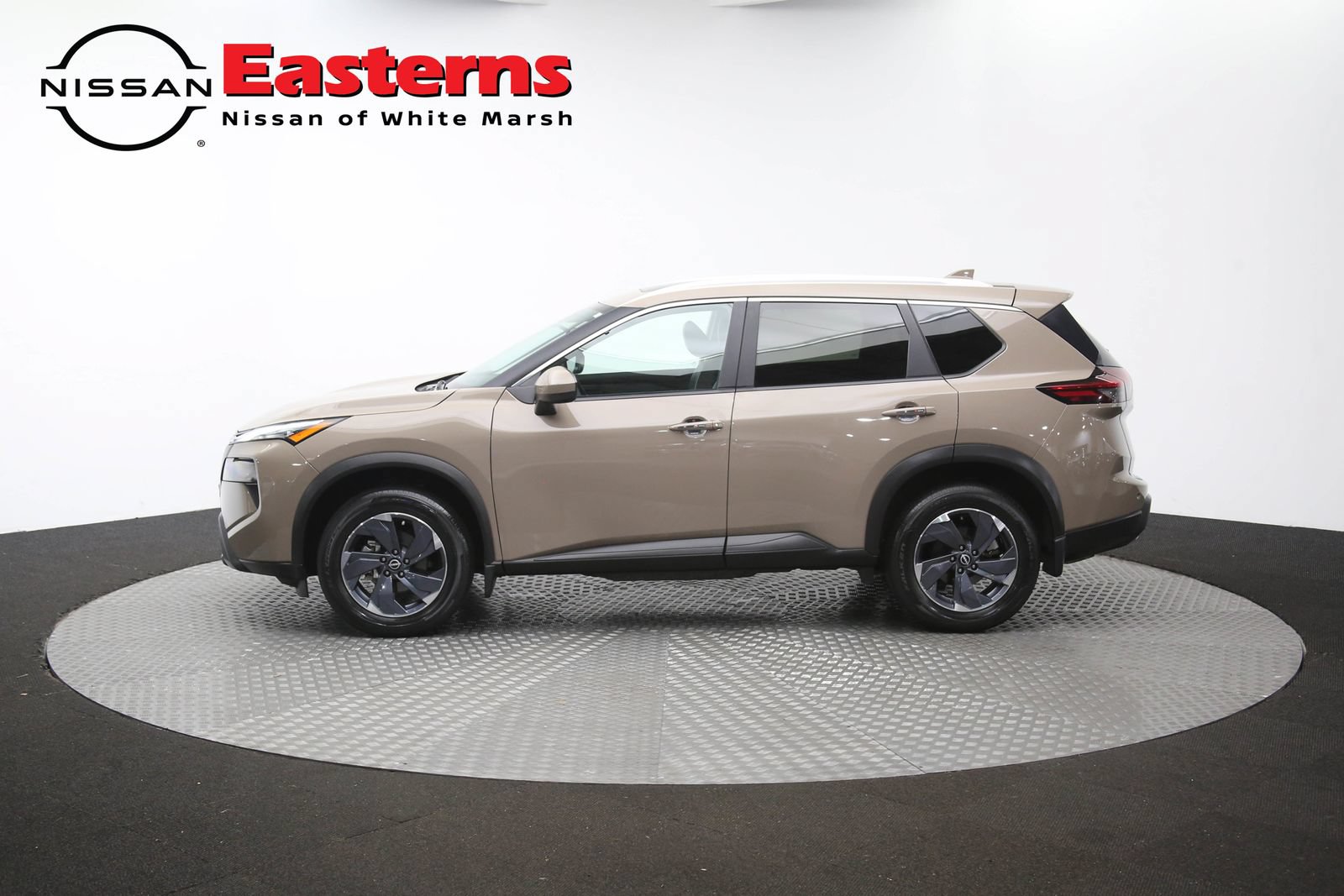 Used 2024 Nissan Rogue SV w/ SV Premium Package FWD image 59