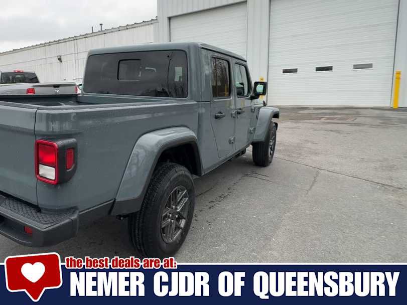 New 2026 Jeep Gladiator Sport AWD/4WD image 8