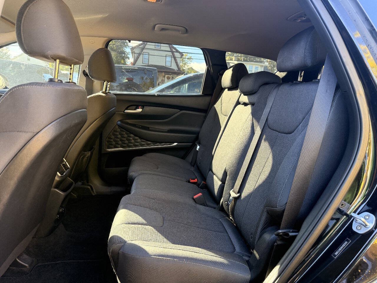 Used 2019 Hyundai Santa Fe SEL FWD image 10
