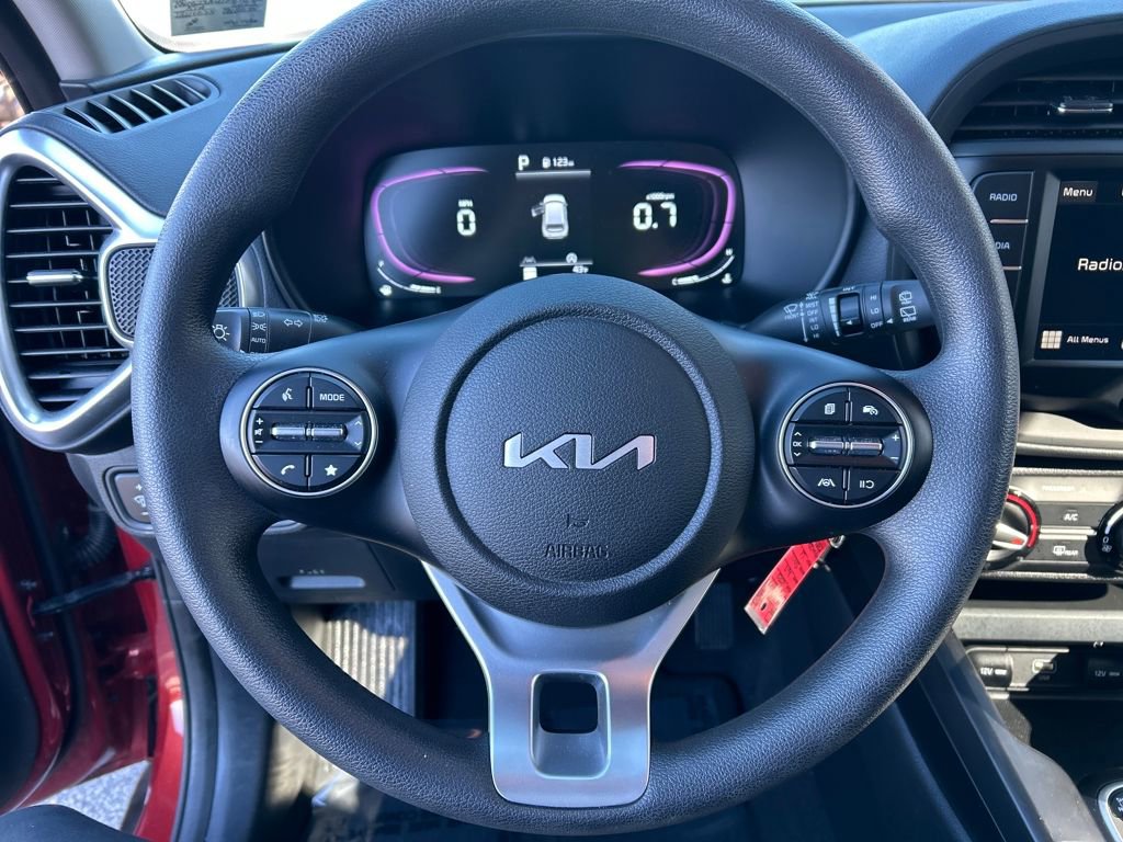 Used 2023 Kia Soul LX image 17