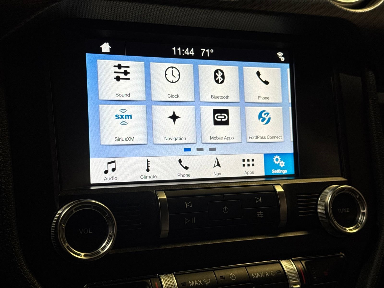 Used 2019 Ford Mustang Premium w/ Equipment Group 201A RWD image 30