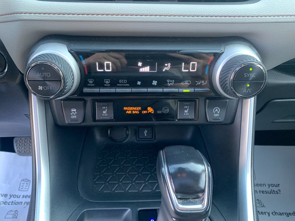 Used 2020 Toyota RAV4 XLE Premium AWD/4WD image 25