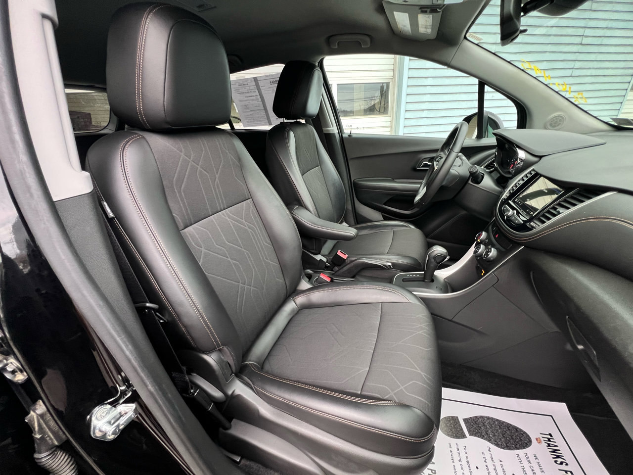 Used 2019 Chevrolet Trax LT w/ LT Convenience Package image 26