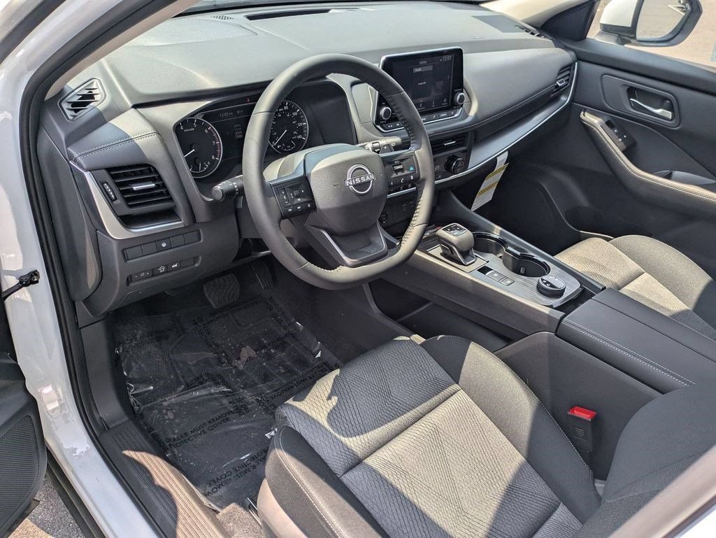 New 2025 Nissan Rogue SV AWD/4WD image 31