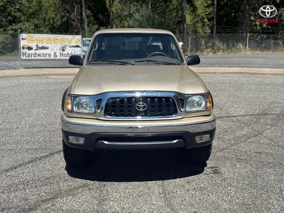 Used 2004 Toyota Tacoma PreRunner image 3
