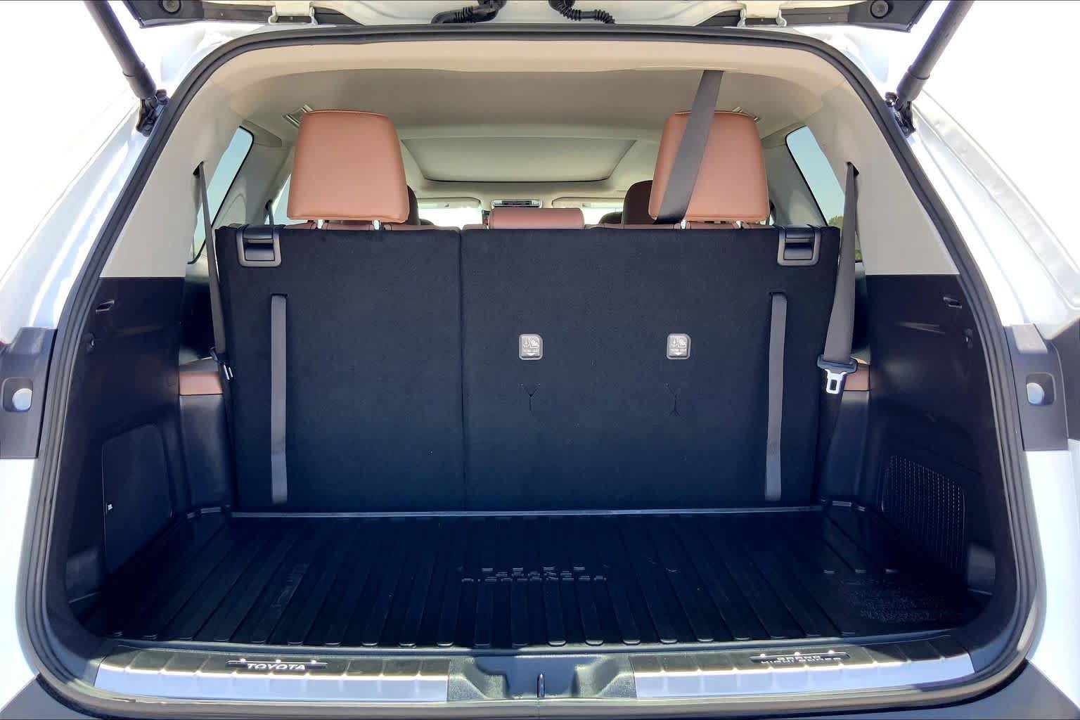 Used 2026 Toyota Grand Highlander AWD image 34