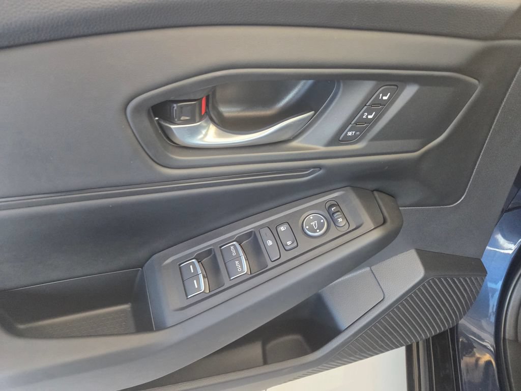 Certified 2025 Honda Accord EX-L image 13
