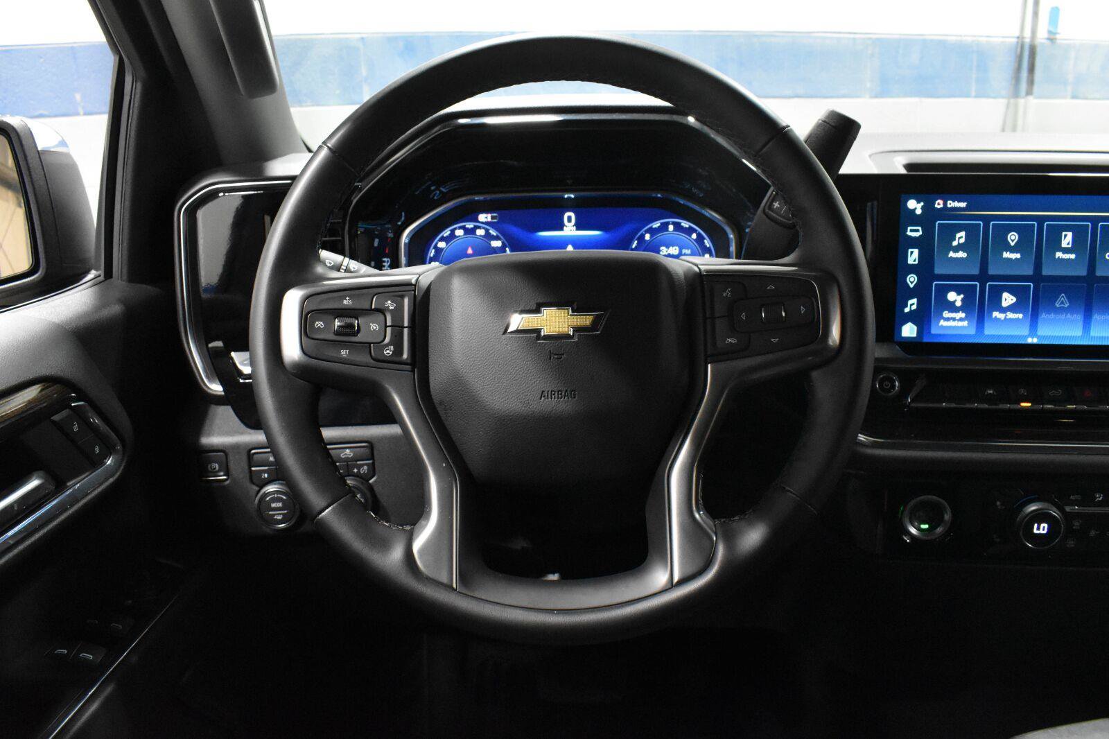 Used 2024 Chevrolet Silverado 1500 LT AWD/4WD image 6