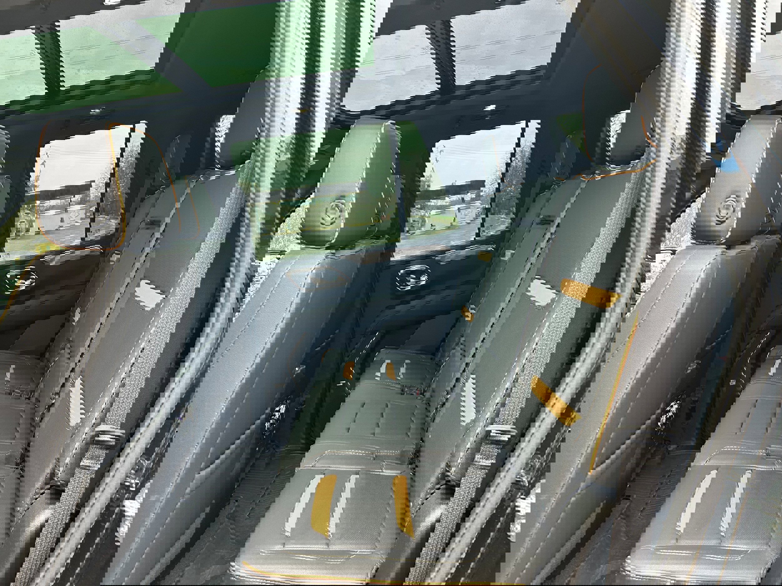 Used 2024 GMC Yukon AT4 w/ AT4 Premium Plus Package image 32