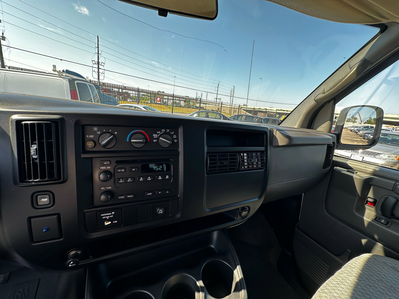 Used 2006 Chevrolet Express 3500 Passenger w/ LT Preferred Equipment Group image 29