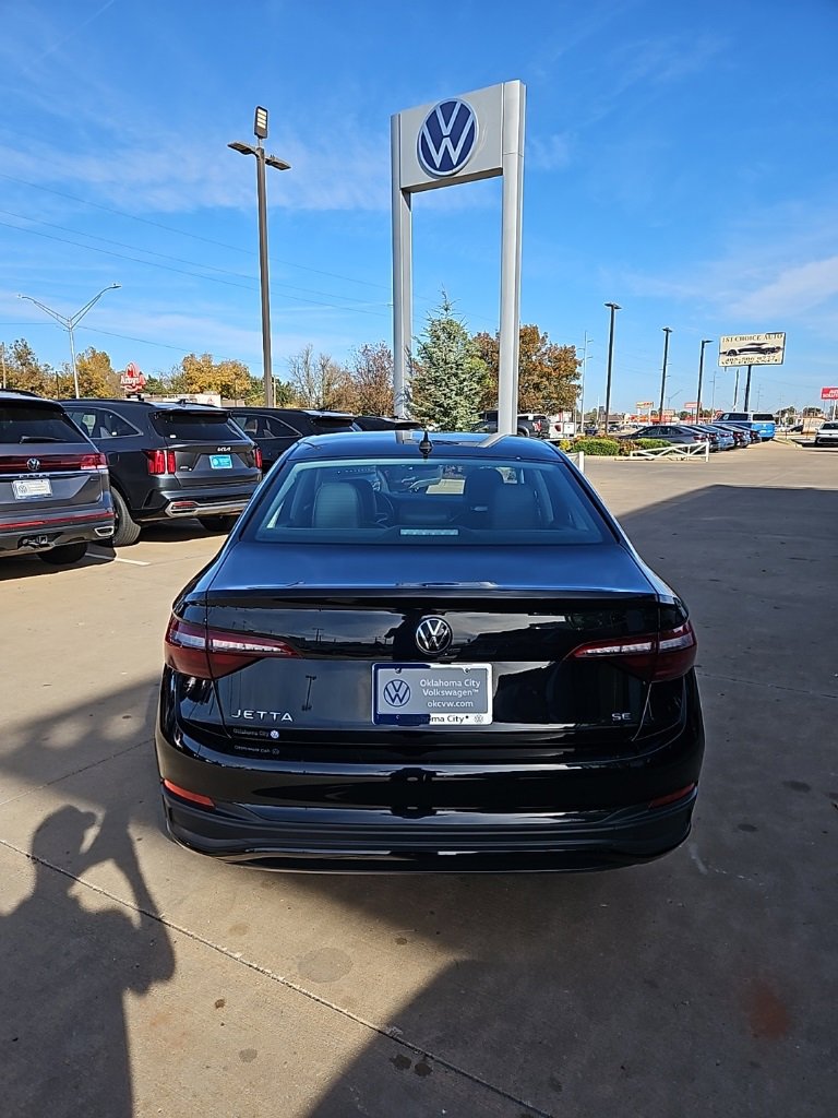 Used 2024 Volkswagen Jetta SE image 6