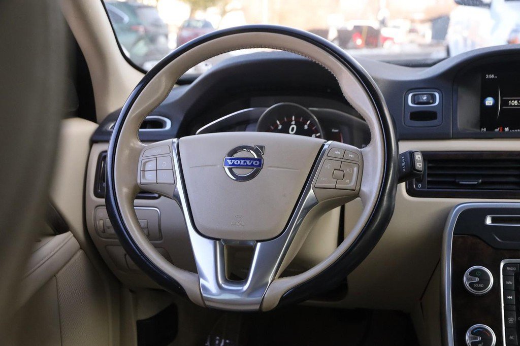 Used 2016 Volvo XC70 T5 Premier w/ Proximity Package image 23