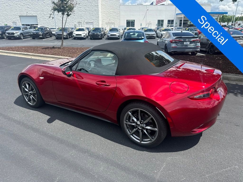 Used 2021 MAZDA MX-5 Miata Grand Touring RWD image 4