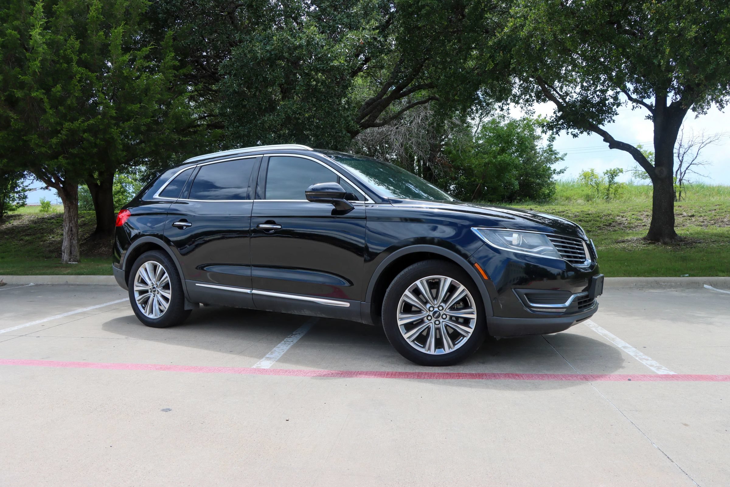 Used 2016 Lincoln MKX Reserve w/ Technology Package AWD/4WD image 1