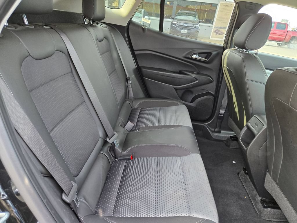 Used 2025 Chevrolet Trax LT w/ LT Convenience Package FWD image 31
