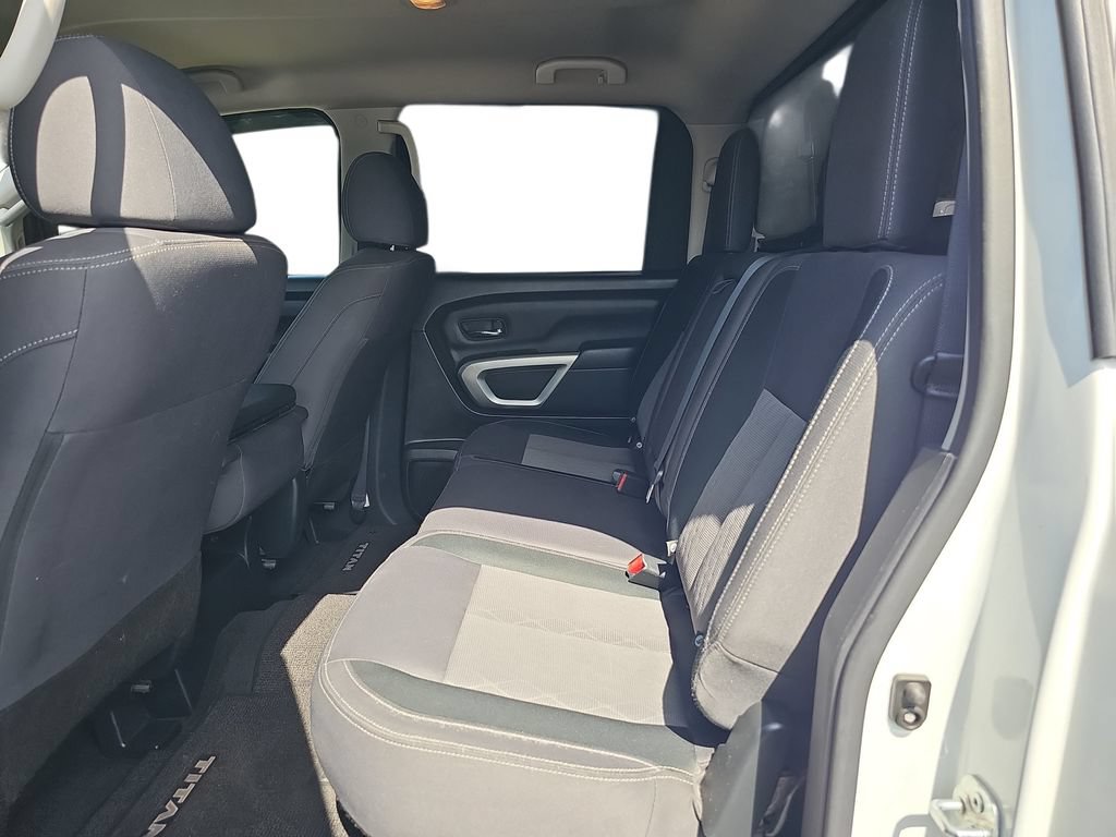 Used 2022 Nissan Titan SV RWD image 14