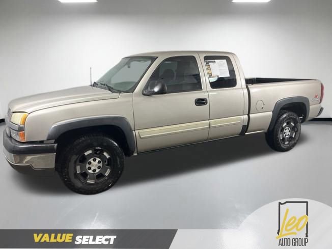 Used 2005 Chevrolet Silverado 1500 LS w/ Light Duty Power Package AWD/4WD image 2