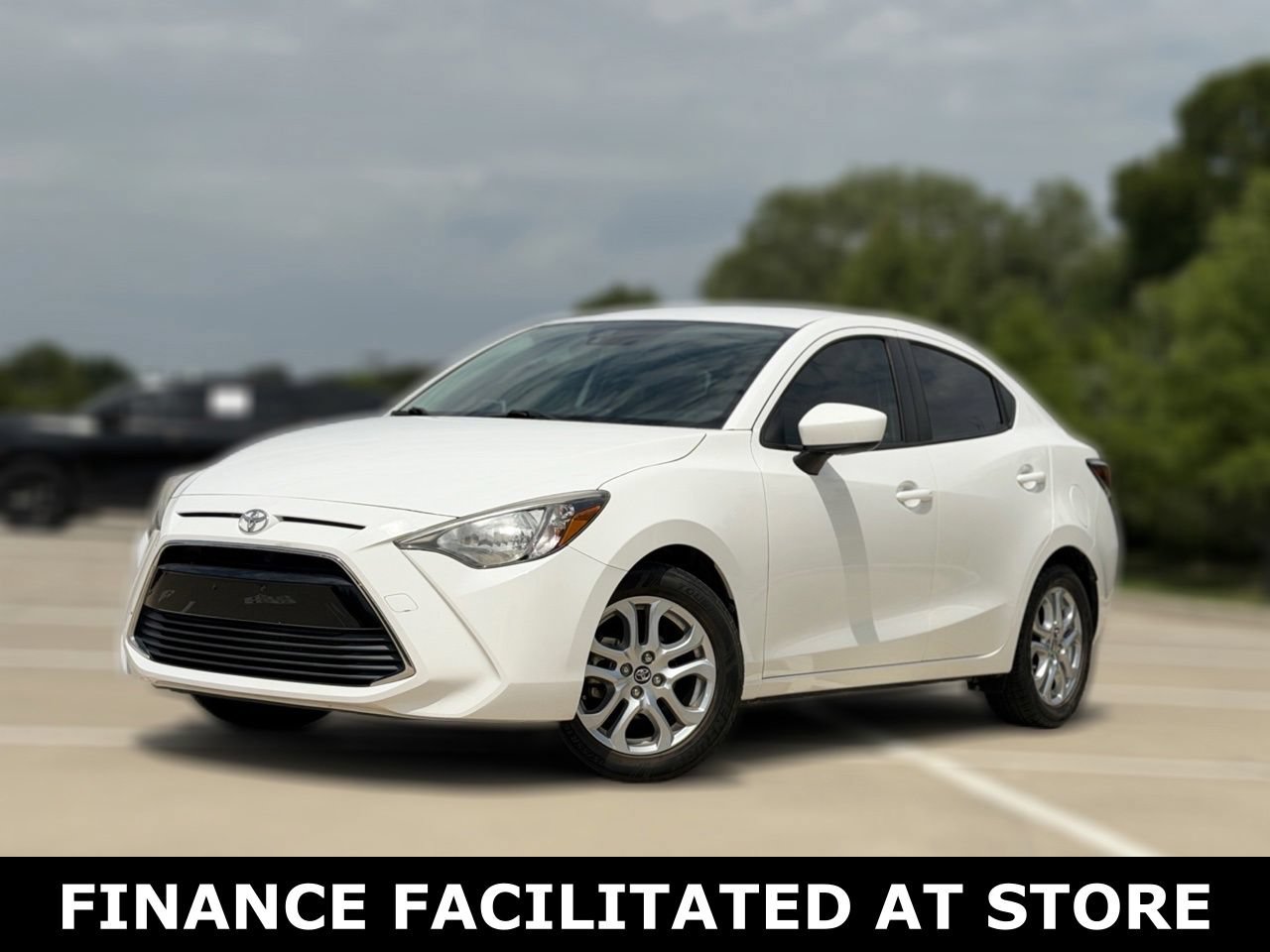 Used 2018 Toyota Yaris iA FWD image 2