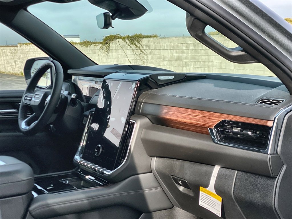 New 2026 GMC Yukon XL Denali w/ Advanced Technology Package image 46