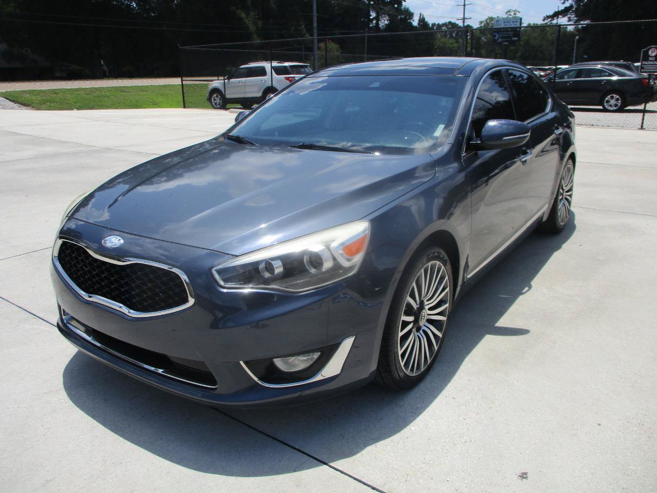 Used 2015 Kia Cadenza Premium w/ Technology Package FWD image 23