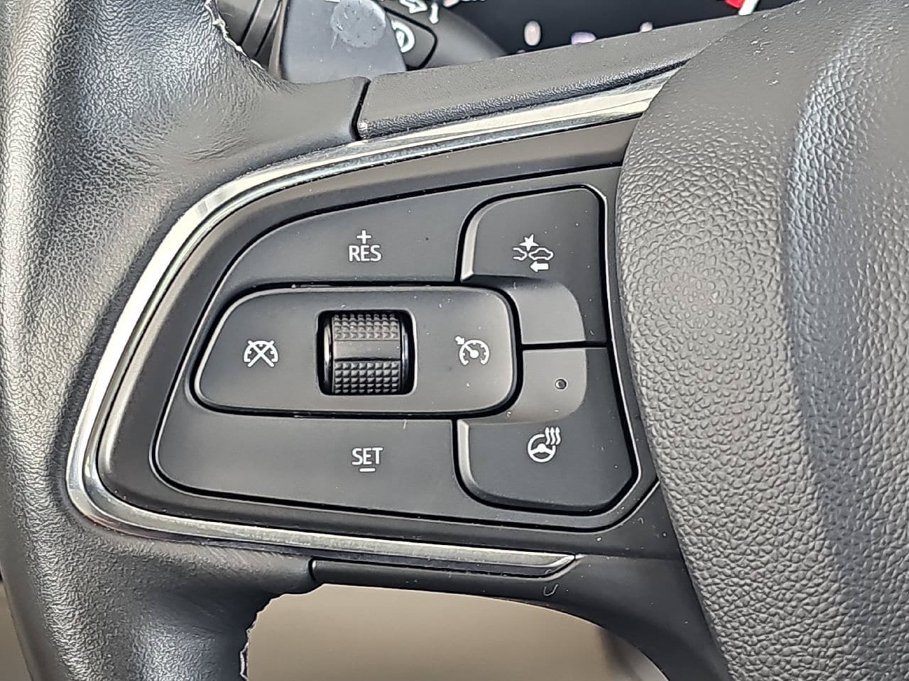 Used 2023 Buick Envision Preferred AWD/4WD image 22