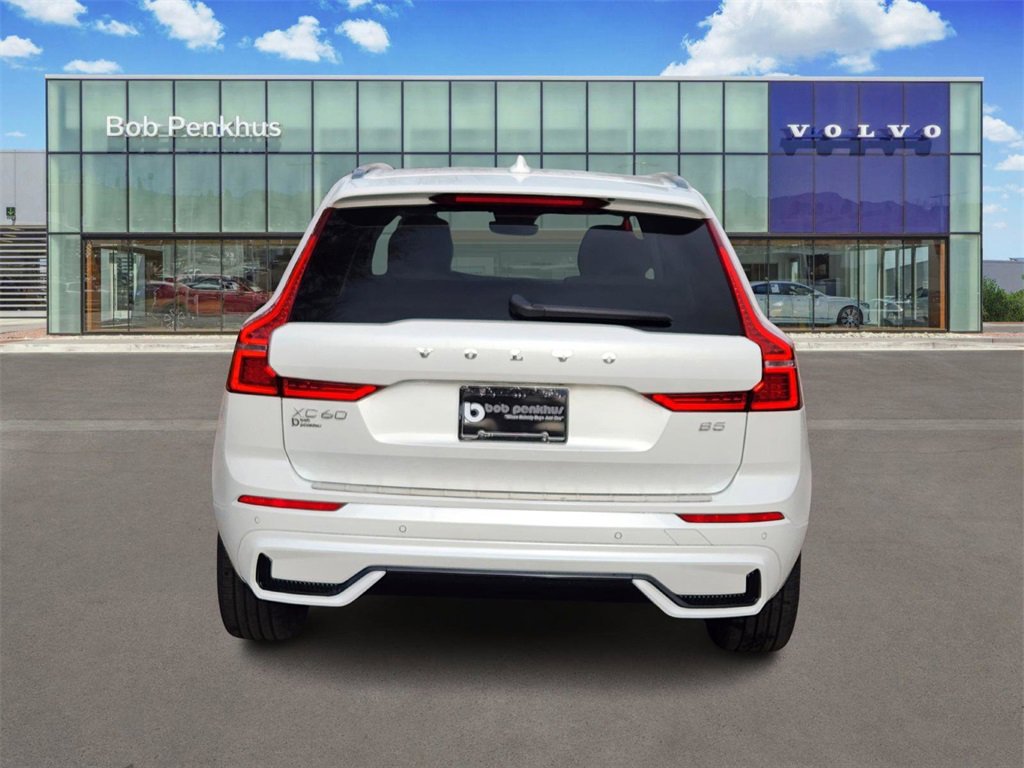Used 2025 Volvo XC60 B5 Core w/ Protection Package Premier image 4