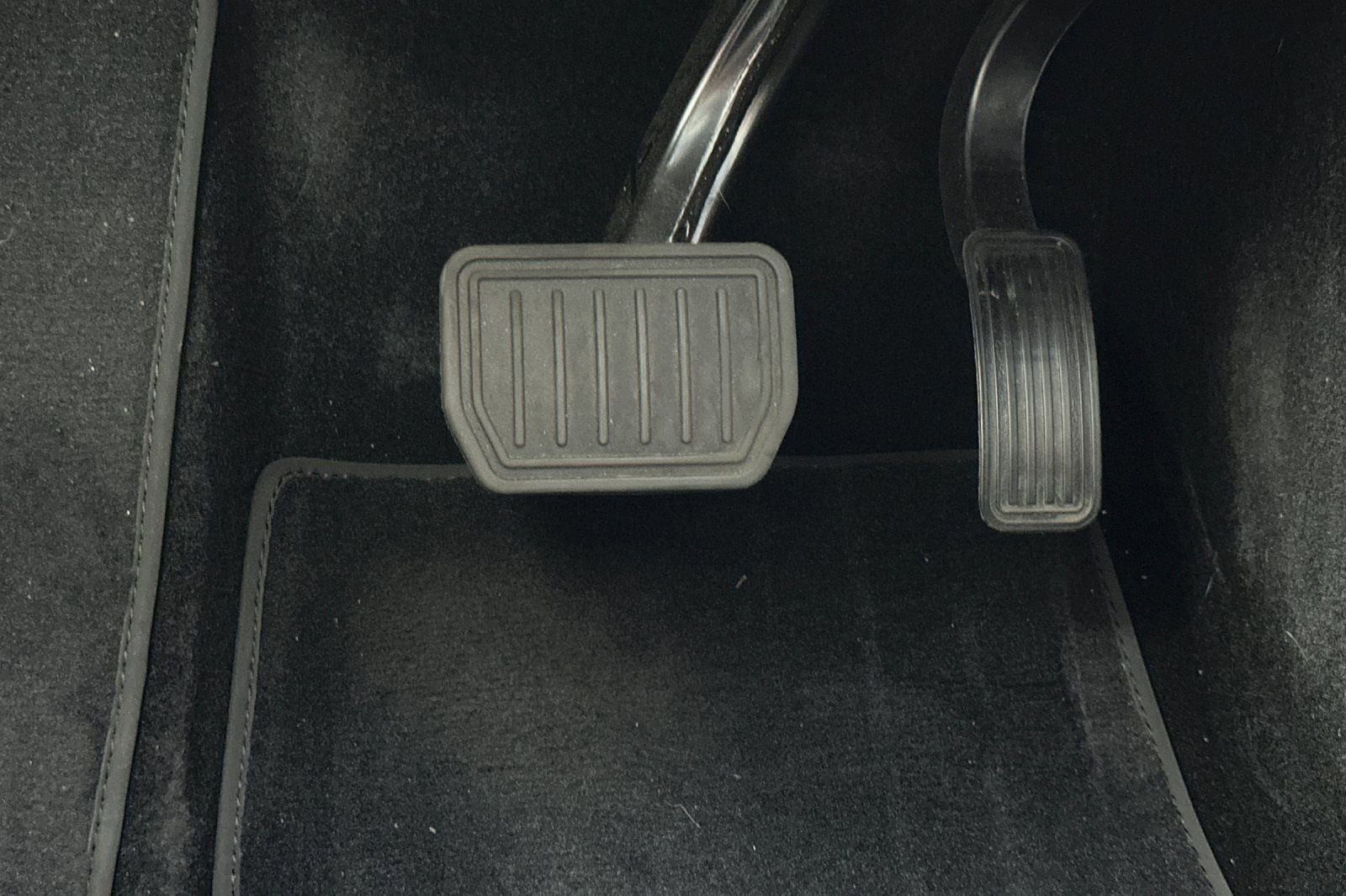 Used 2024 Tesla Model Y Long Range image 41