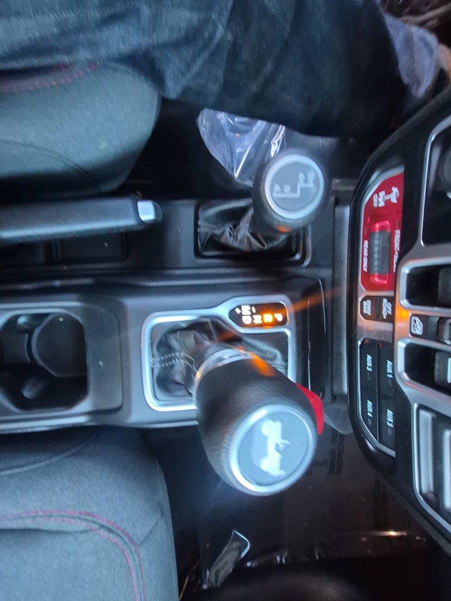 Certified 2025 Jeep Wrangler Unlimited Rubicon w/ Convenience Group AWD/4WD image 30