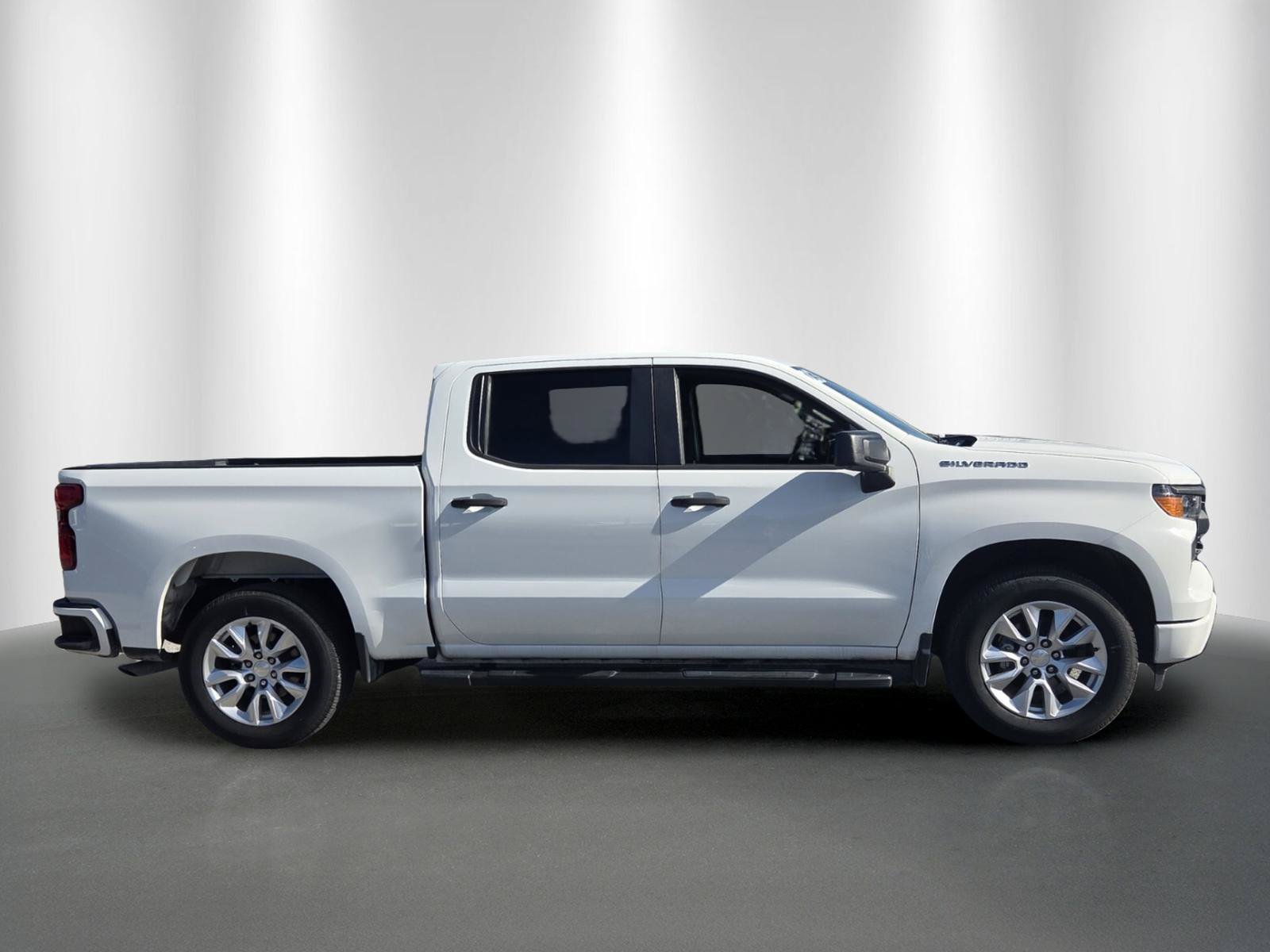 Used 2023 Chevrolet Silverado 1500 Custom RWD image 9