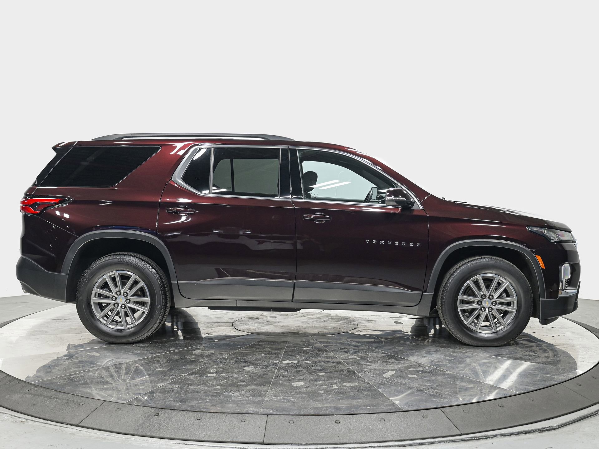 Used 2023 Chevrolet Traverse LT AWD/4WD image 8
