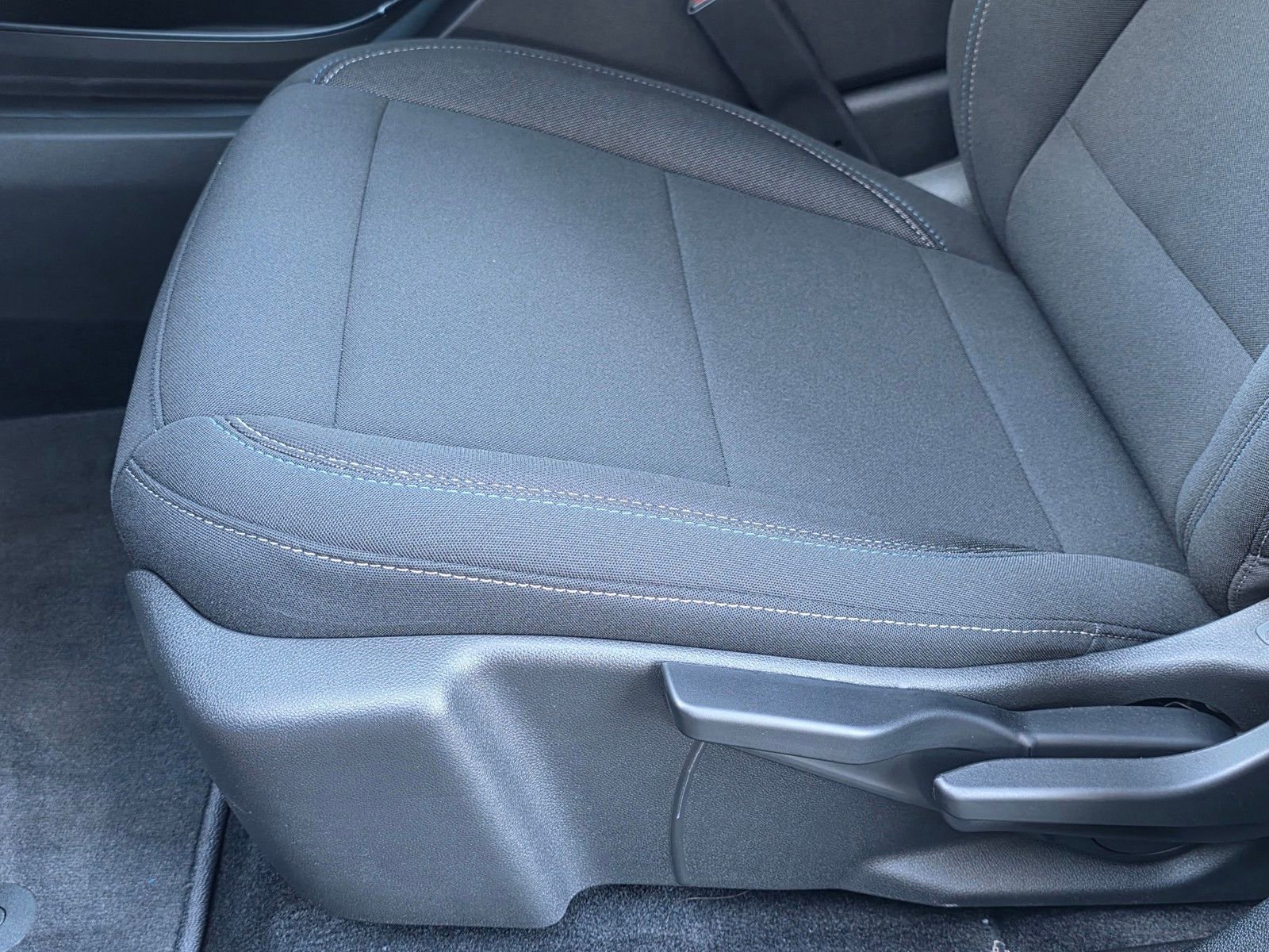 New 2026 Chevrolet Equinox EV LT w/ LPO, Blackout Package image 23