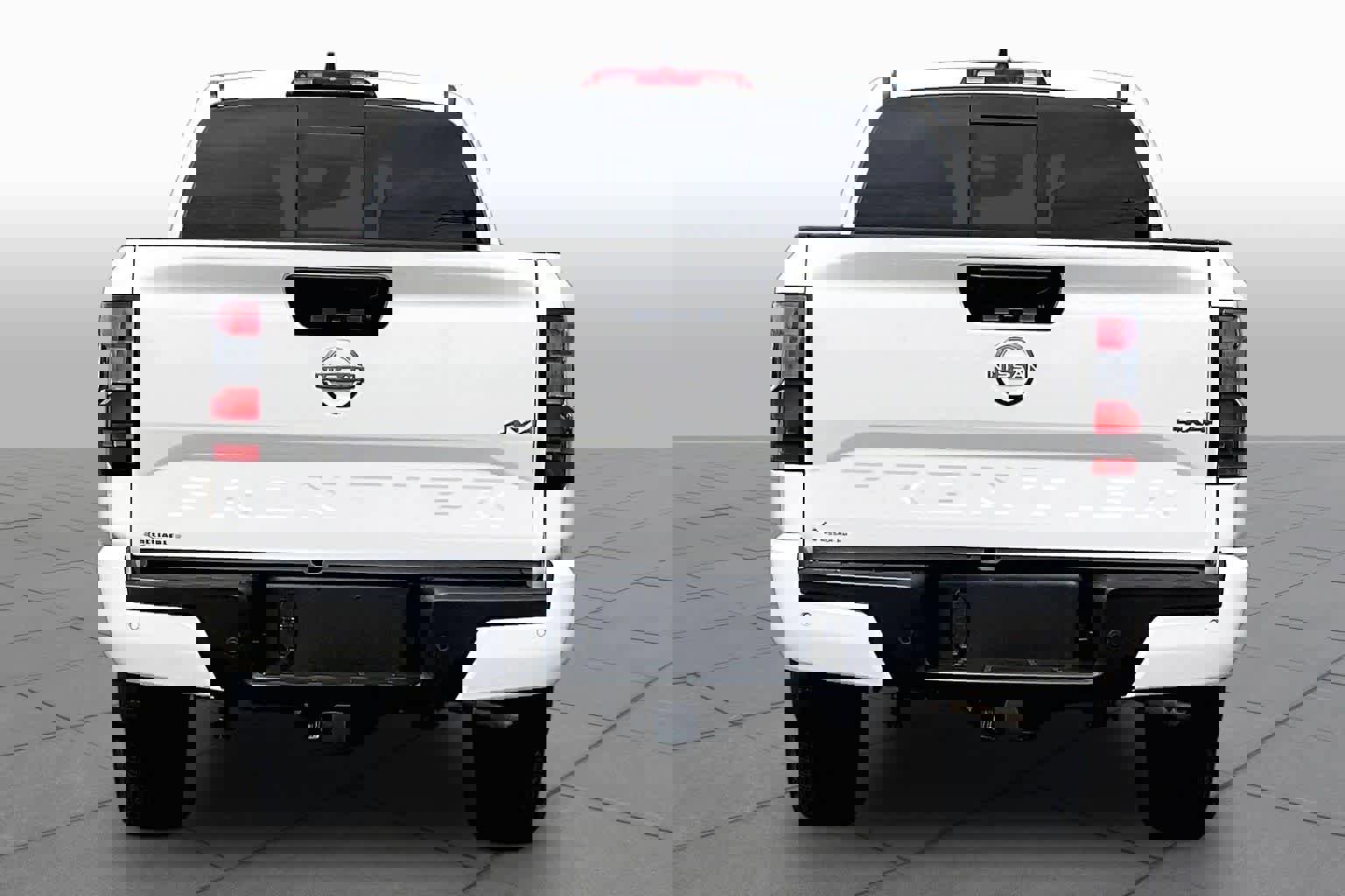 Used 2025 Nissan Frontier SV AWD/4WD image 5