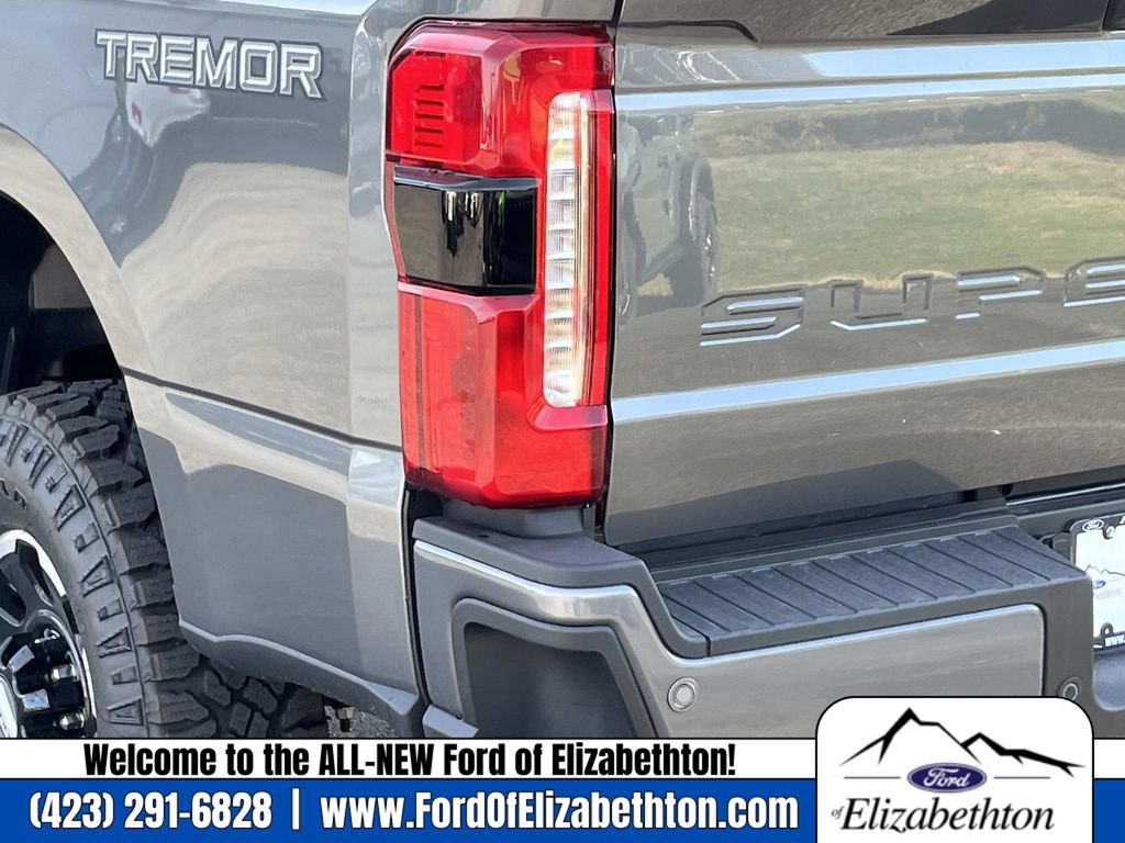 New 2025 Ford F350 Lariat w/ Lariat Ultimate Package image 4