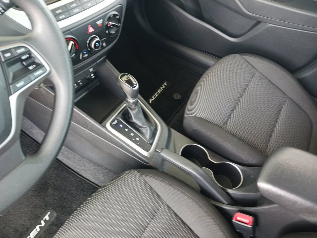 Used 2022 Hyundai Accent SEL FWD image 11