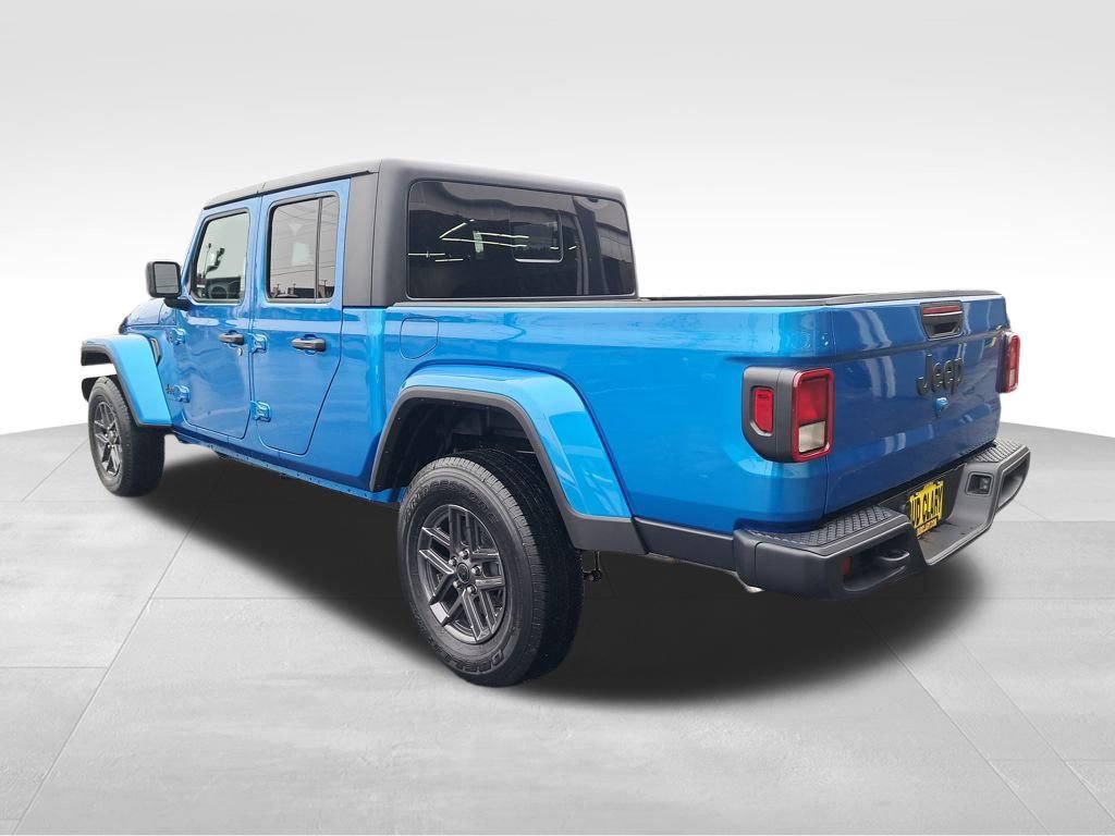 New 2026 Jeep Gladiator Sport AWD/4WD image 3