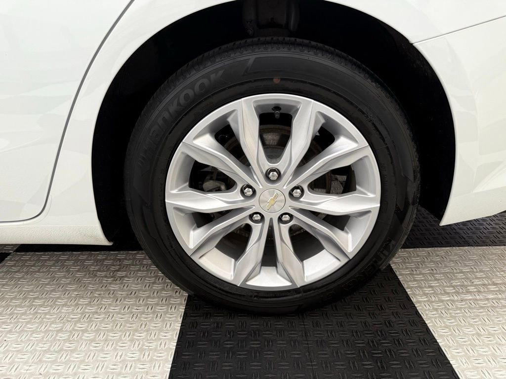 Used 2020 Chevrolet Malibu LT w/ Fleet LT Safety Plus Package image 10