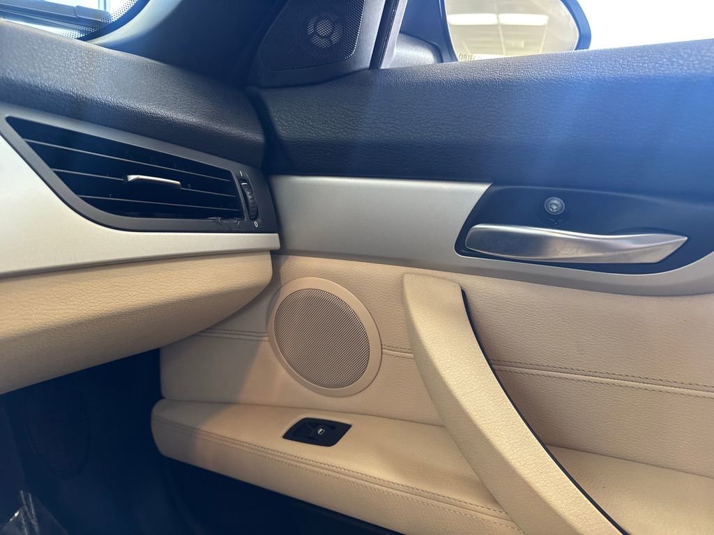Used 2009 BMW Z4 sDrive30i image 31