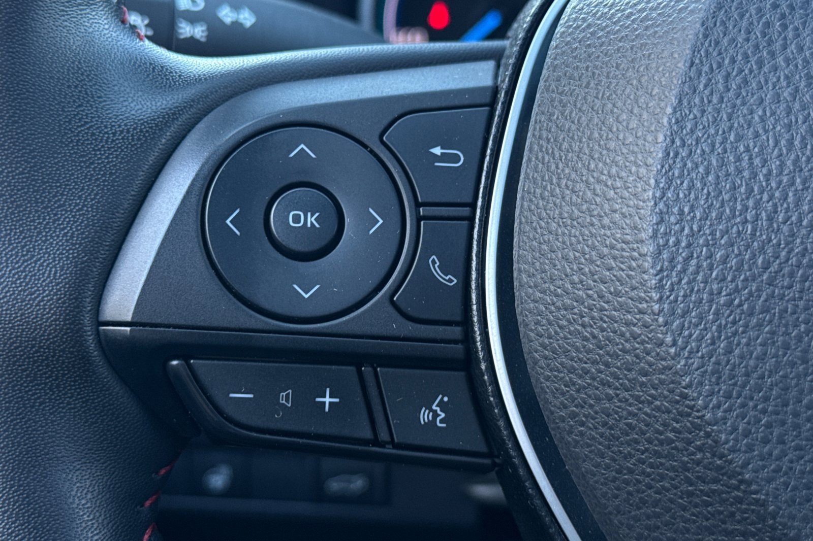 Certified 2023 Toyota RAV4 SE image 31