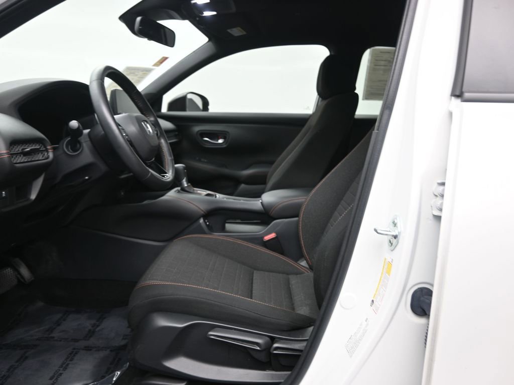 Used 2025 Honda HR-V Sport image 12