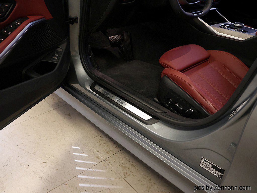 Certified 2025 BMW 330i xDrive Sedan image 27
